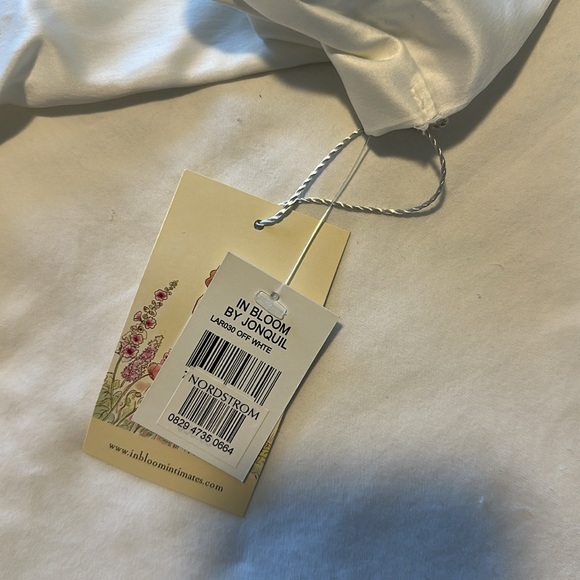 Bridal Robe - Picture 3 of 5